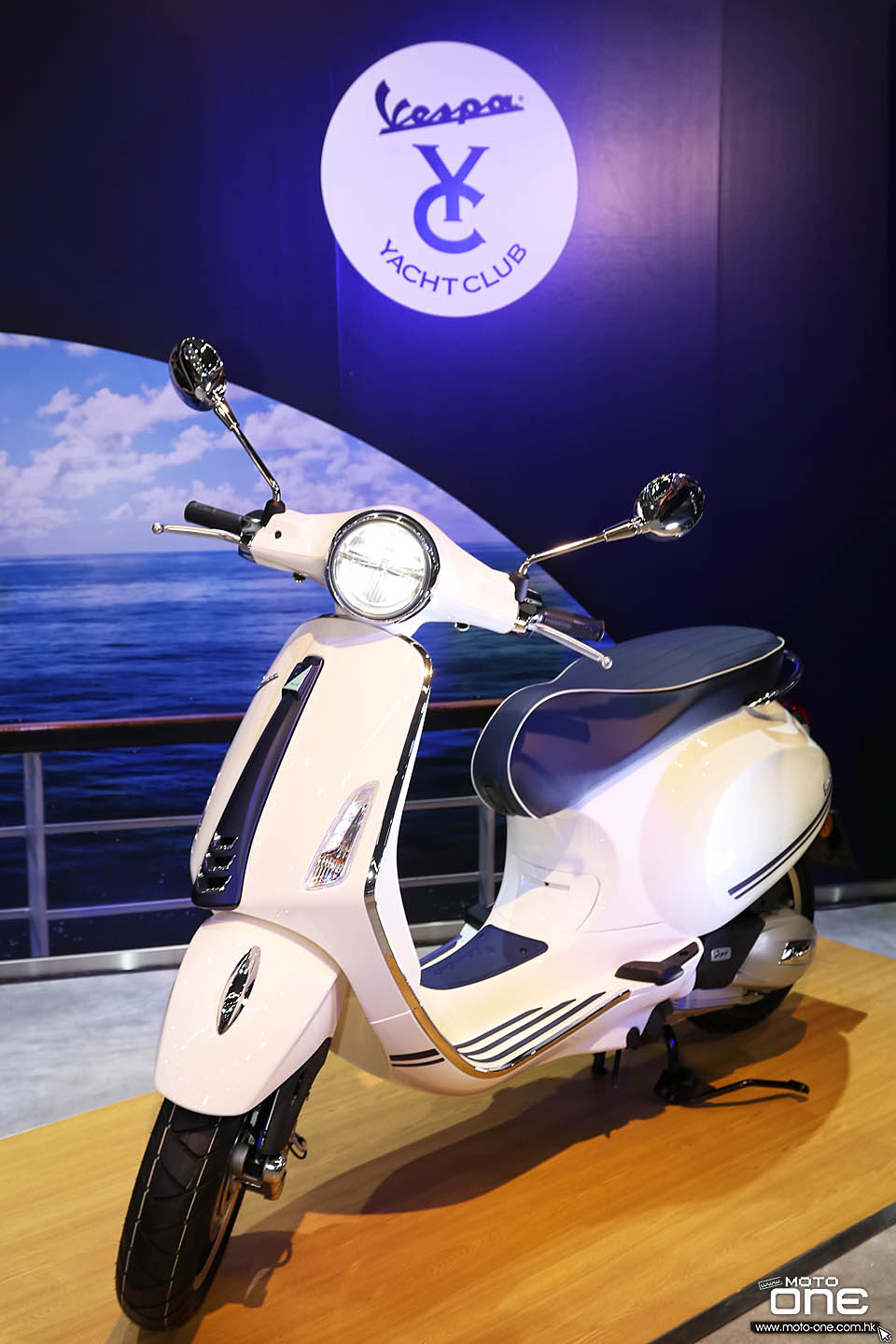 2019 VESPA GTS300 & PRIMAVERA 150 YACHT CLUB