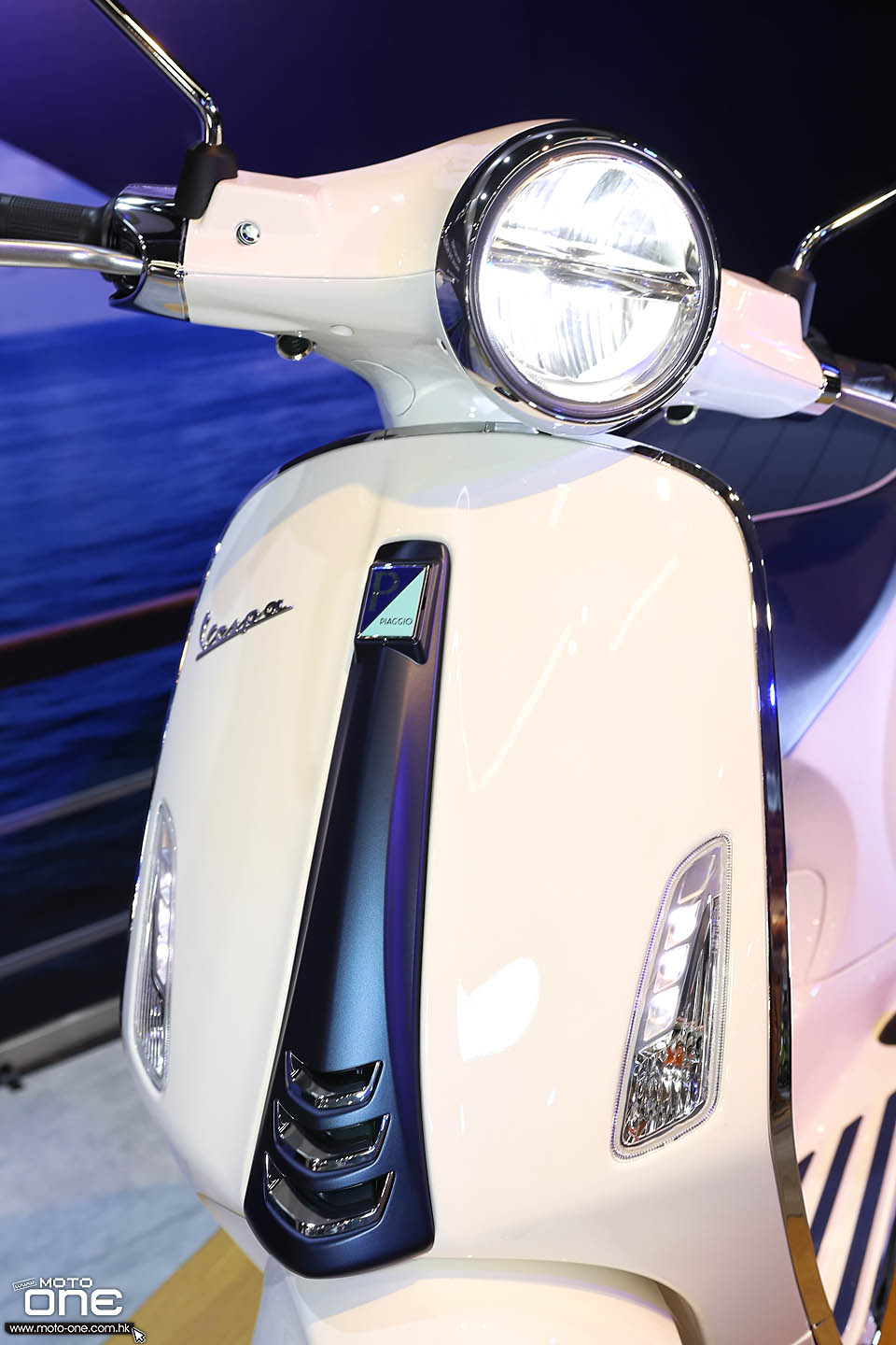 2019 VESPA GTS300 & PRIMAVERA 150 YACHT CLUB