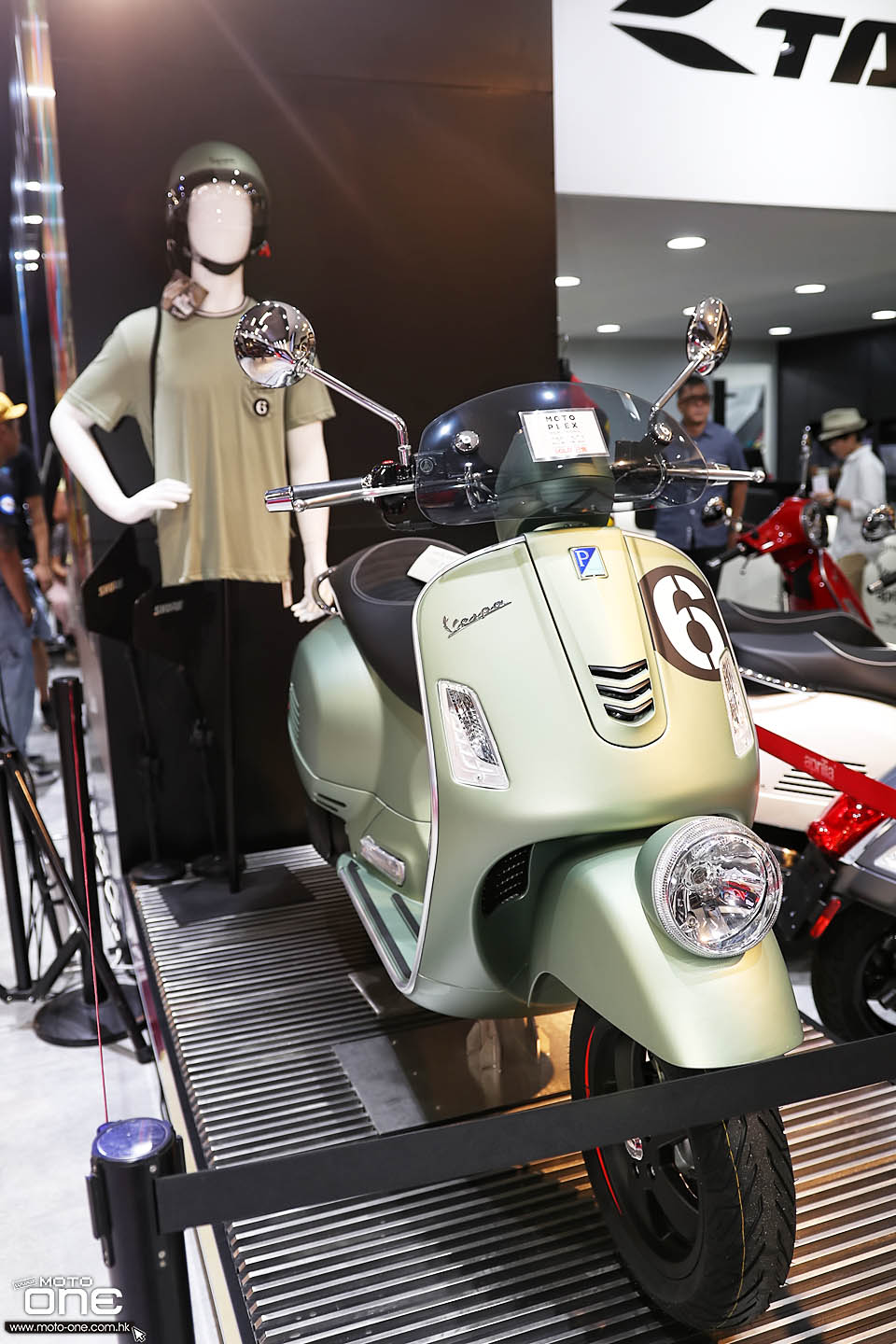 2019 VESPA GTS300 & PRIMAVERA 150 YACHT CLUB