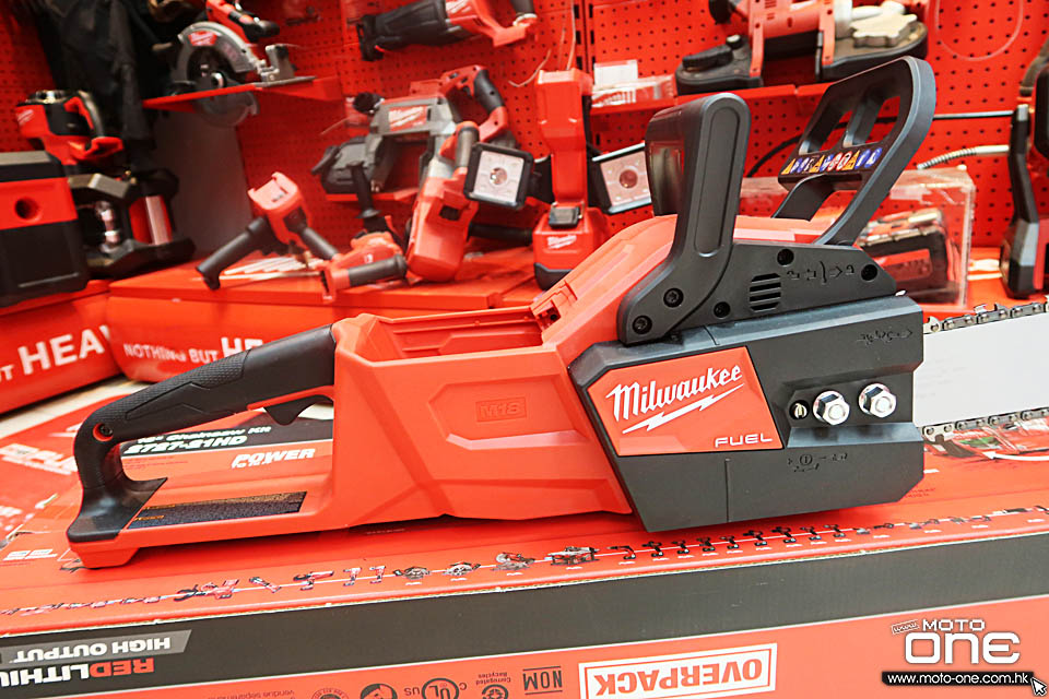 2018 MILWAUKEE M18 CHAINSAW