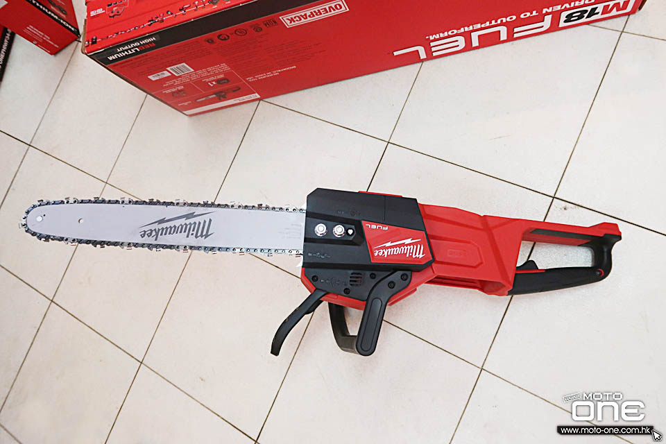 2018 MILWAUKEE M18 CHAINSAW