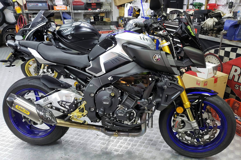 2018 SILVER STAR YAMAHA MT10 SP