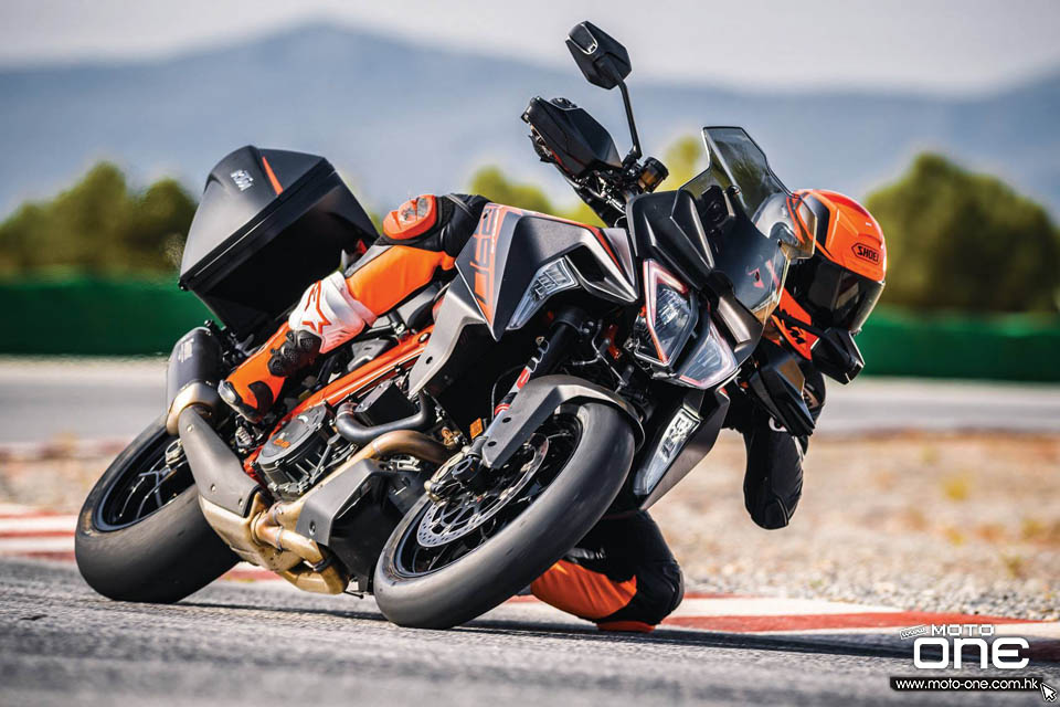 2019 KTM 1290 Super Duke GT