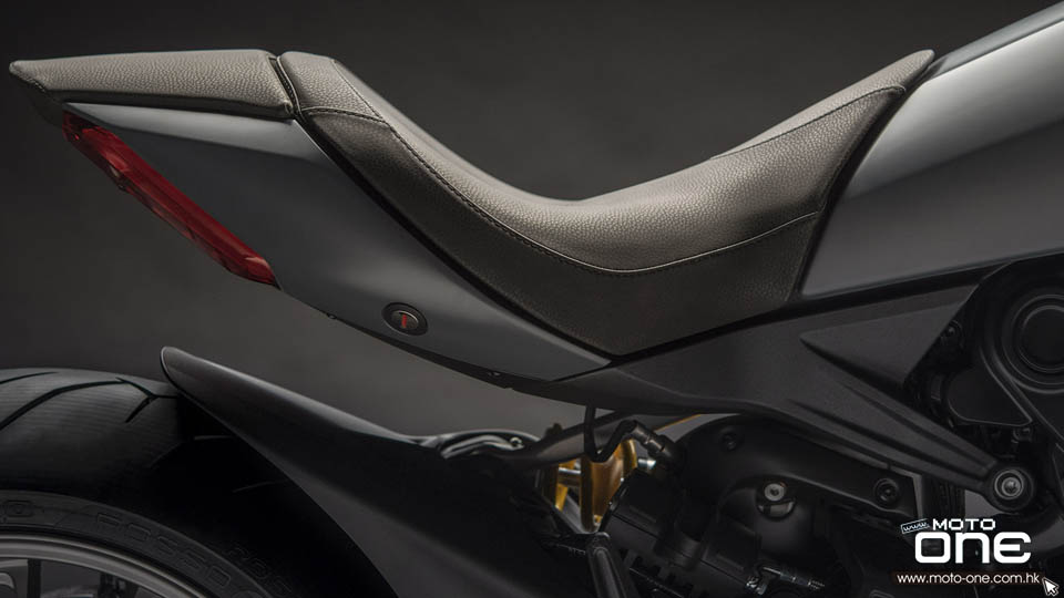 2019 DUCATI XDiavel Matt Liquid Concrete Grey