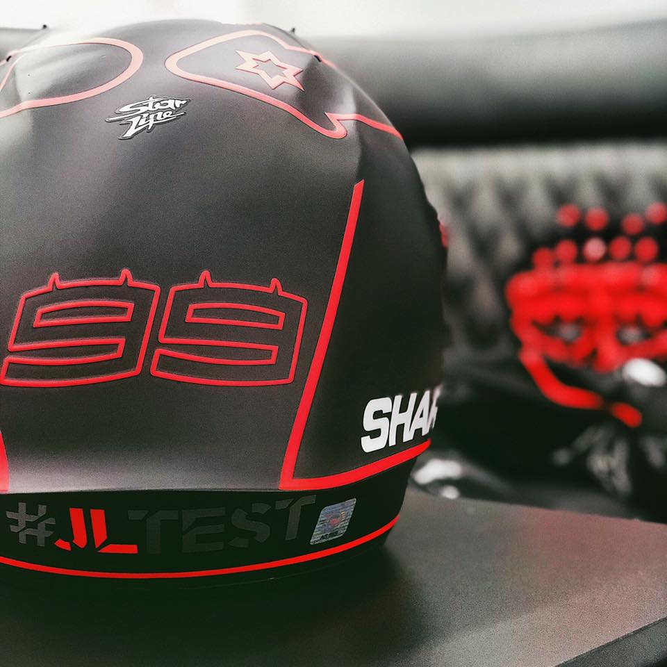 2018 L99 ALPINESTARS SHARK