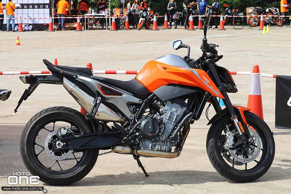 2018 KTM DUKEHANA