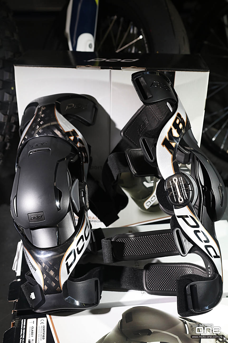 2019 POD K8 KNEE BRACE FORGED CARBON