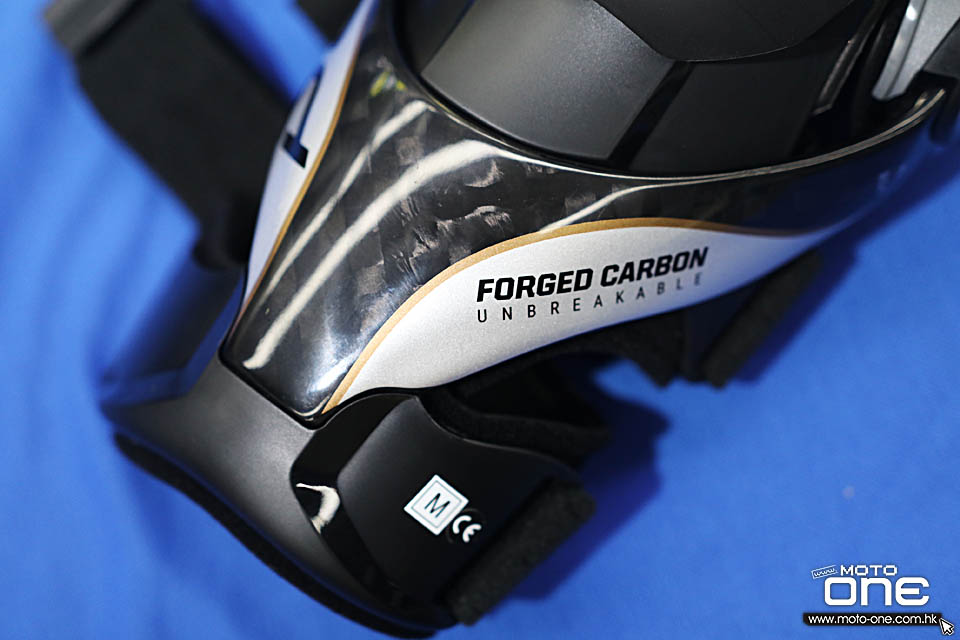 2019 POD K8 KNEE BRACE FORGED CARBON