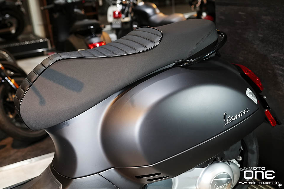 2019 VESPA GTS300 NOTTE