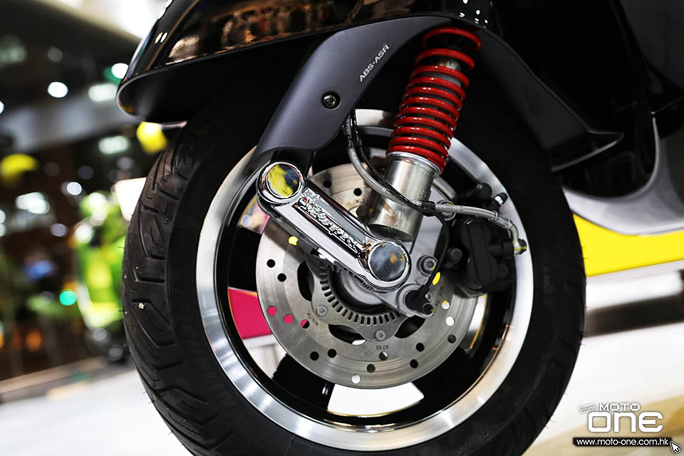 2019 VESPA GTS300 NOTTE