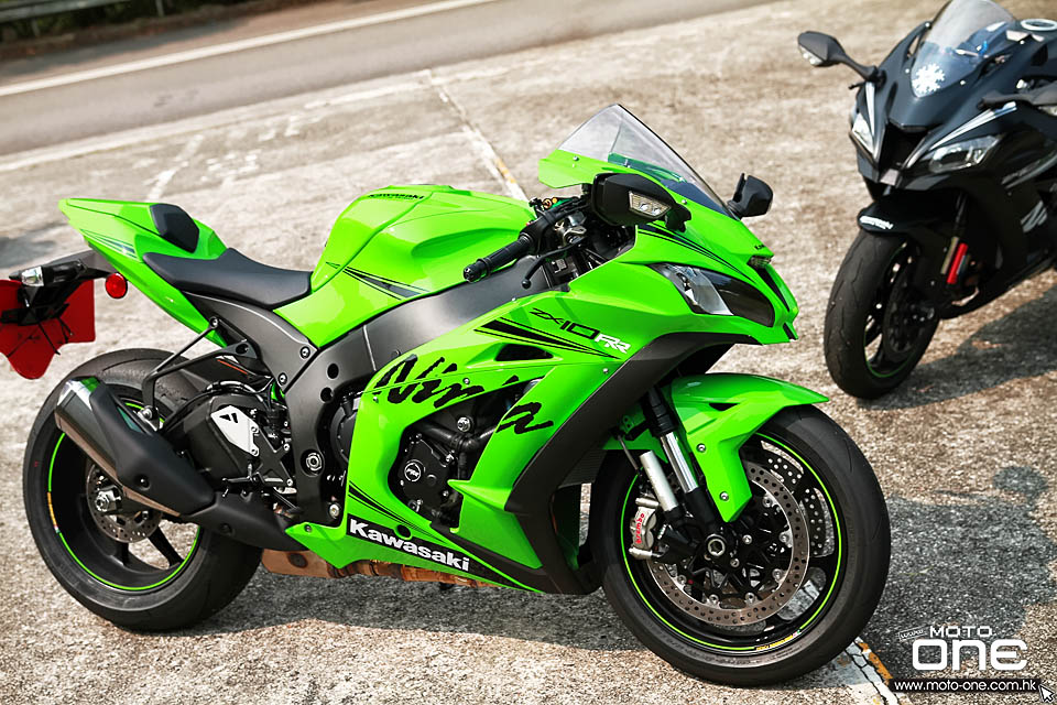 2019 KAWASAKI ZX-10RR TEST