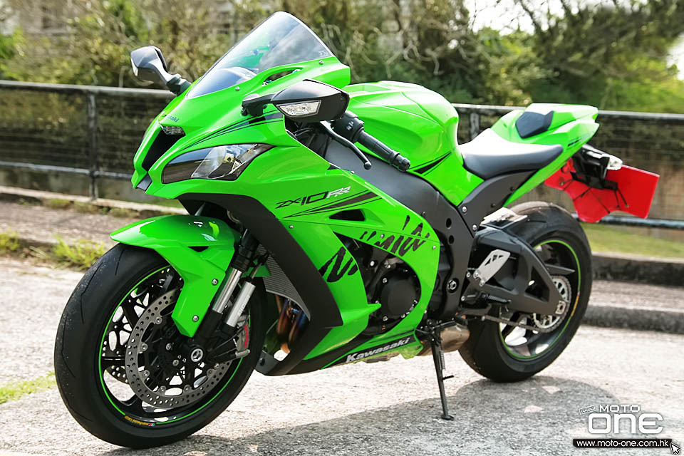 2019 KAWASAKI ZX-10RR TEST