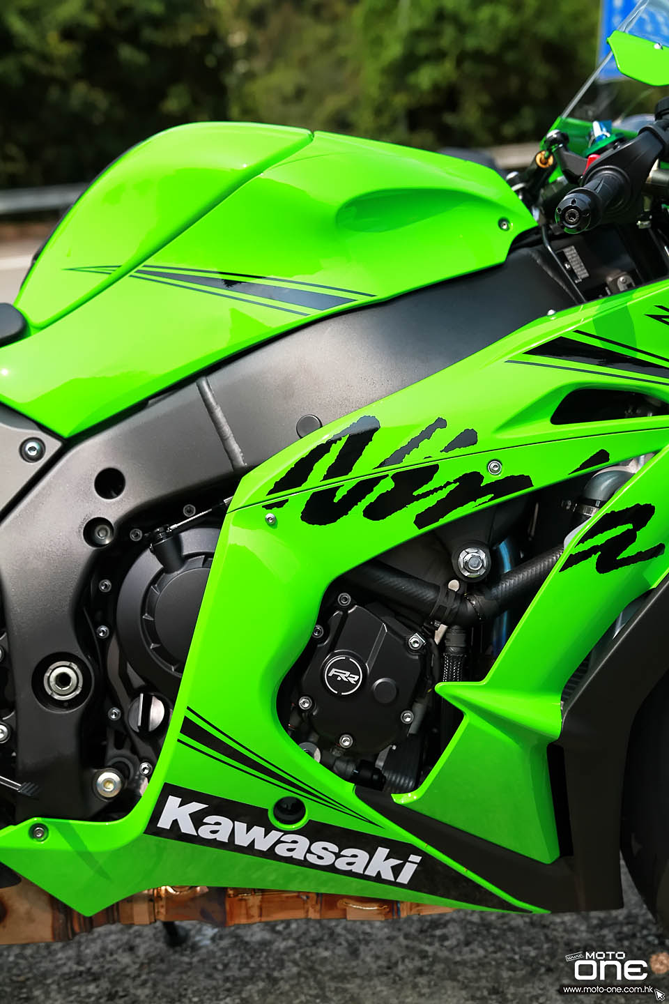 2019 KAWASAKI ZX-10RR TEST