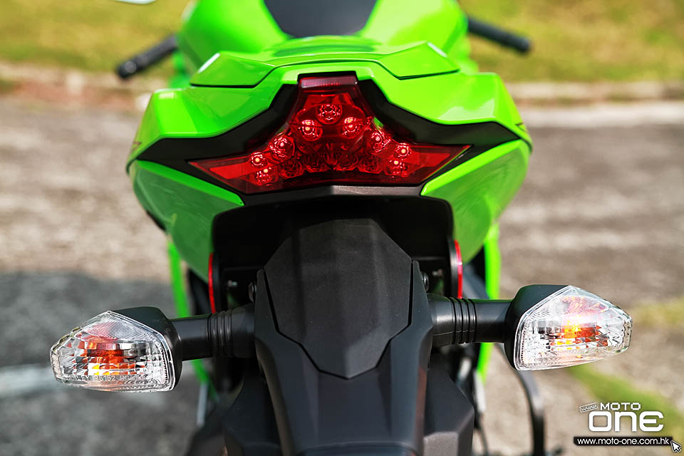 2019 KAWASAKI ZX-10RR TEST