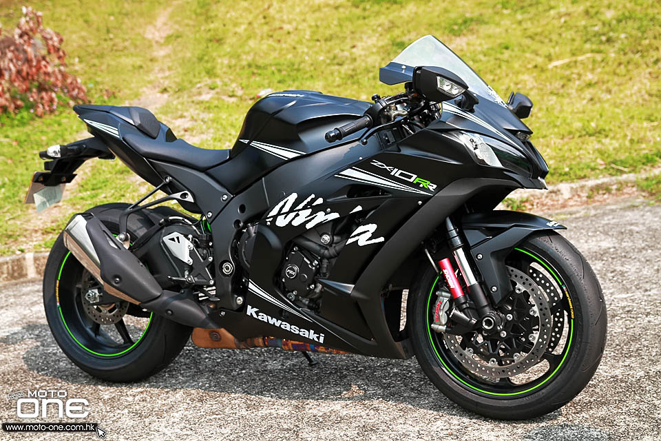 2019 KAWASAKI ZX-10RR TEST