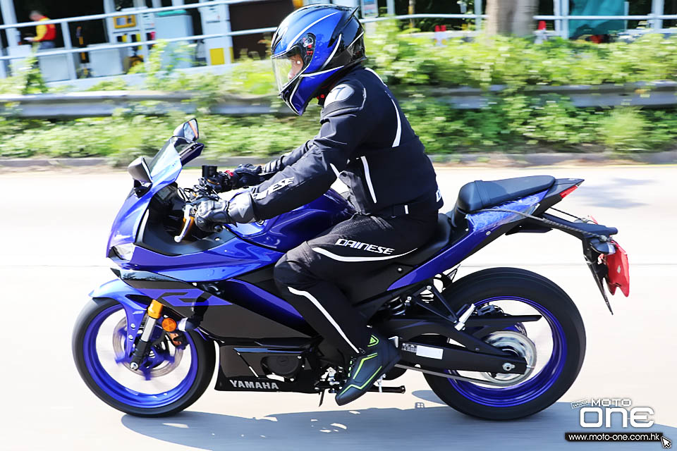 2019 YAMAHA YZF R3 TEST