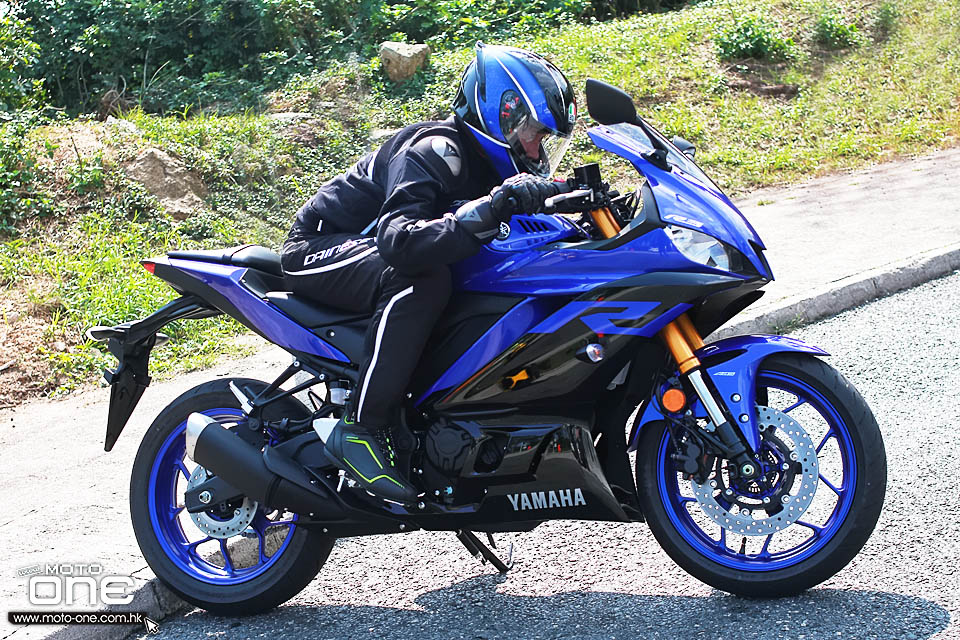 2019 YAMAHA YZF R3 TEST