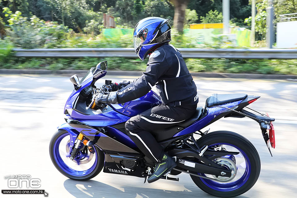 2019 YAMAHA YZF R3 TEST