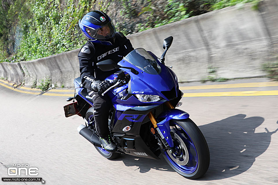 2019 YAMAHA YZF R3 TEST