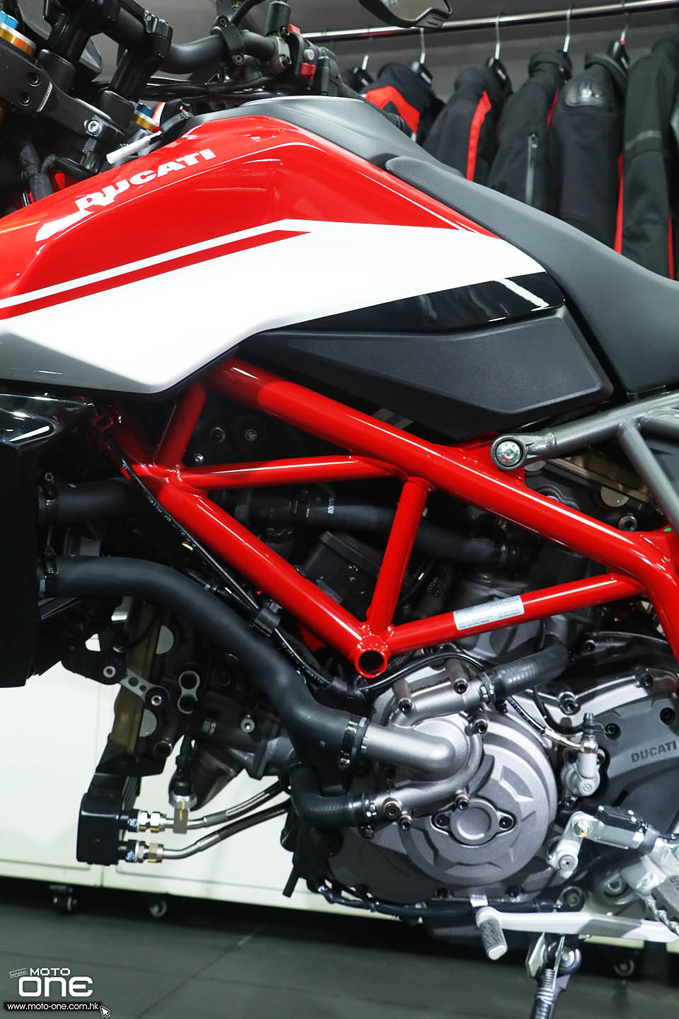 2019 DUCATI HYPERMOTARD 950 SP