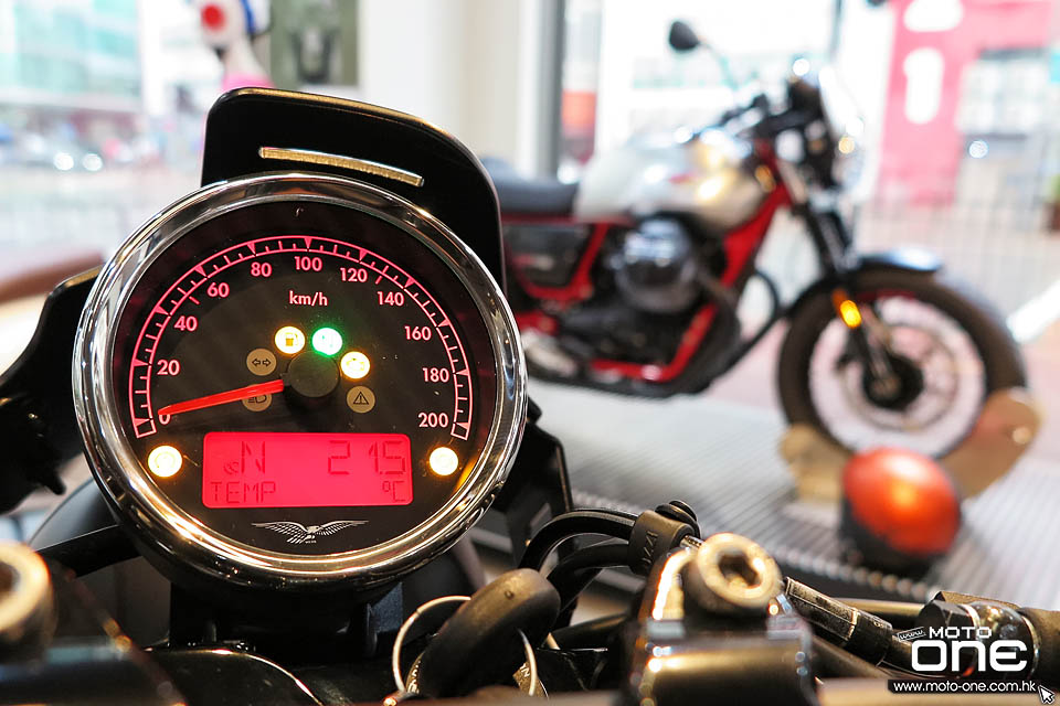 2019 MOTO GUZZI V9 BOBBER SPORT