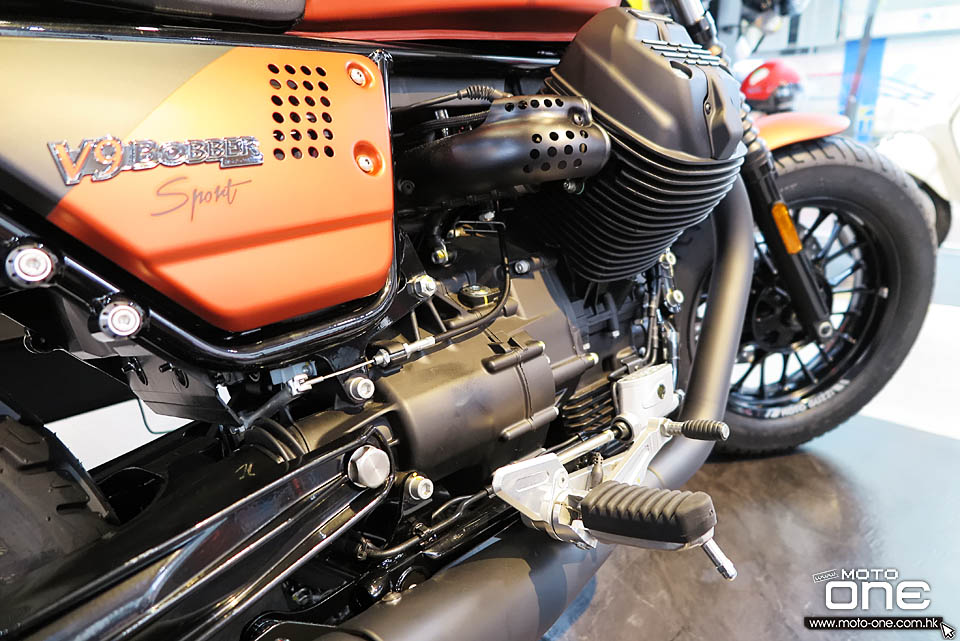 2019 MOTO GUZZI V9 BOBBER SPORT