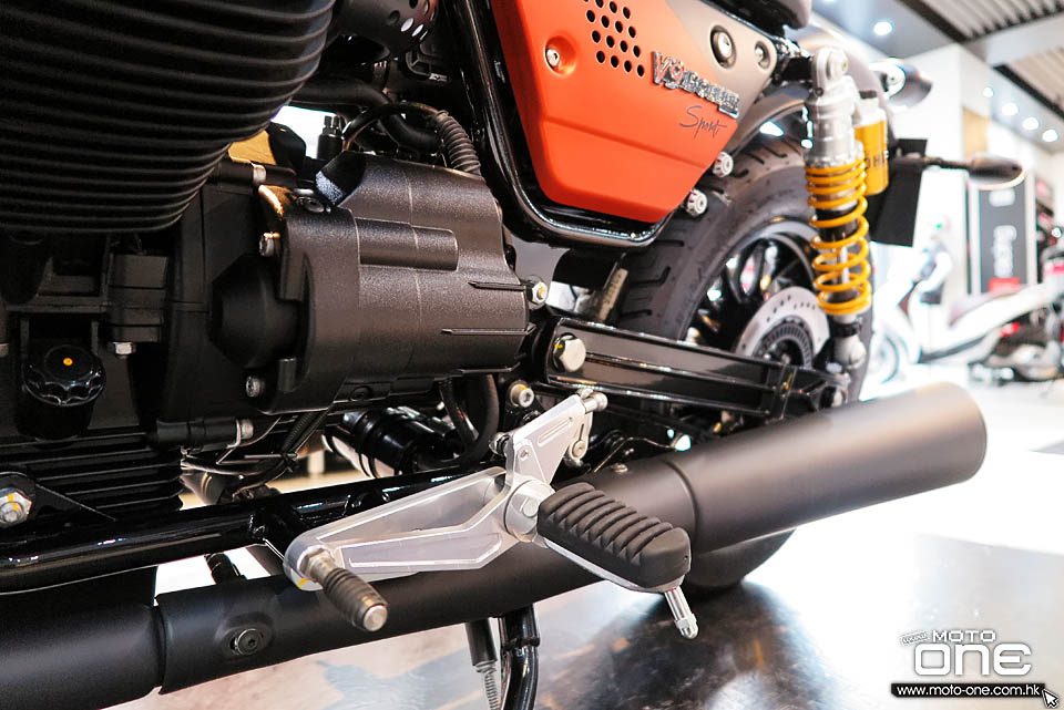 2019 MOTO GUZZI V9 BOBBER SPORT