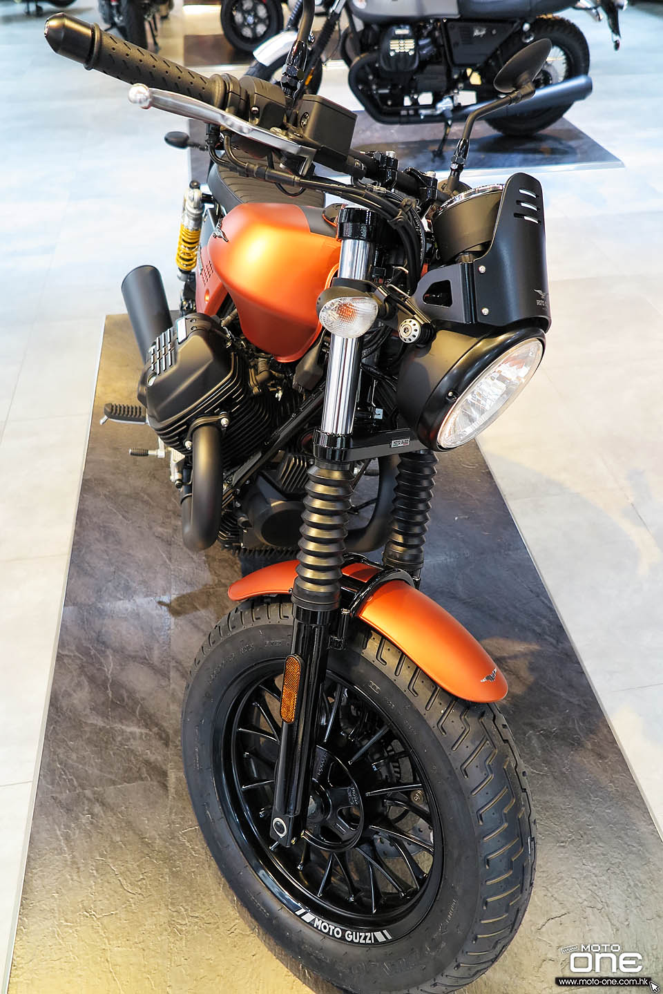 2019 MOTO GUZZI V9 BOBBER SPORT