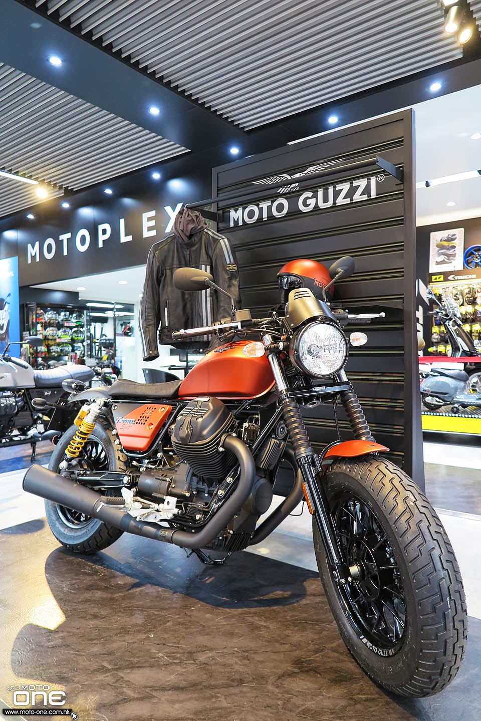 2019 MOTO GUZZI V9 BOBBER SPORT