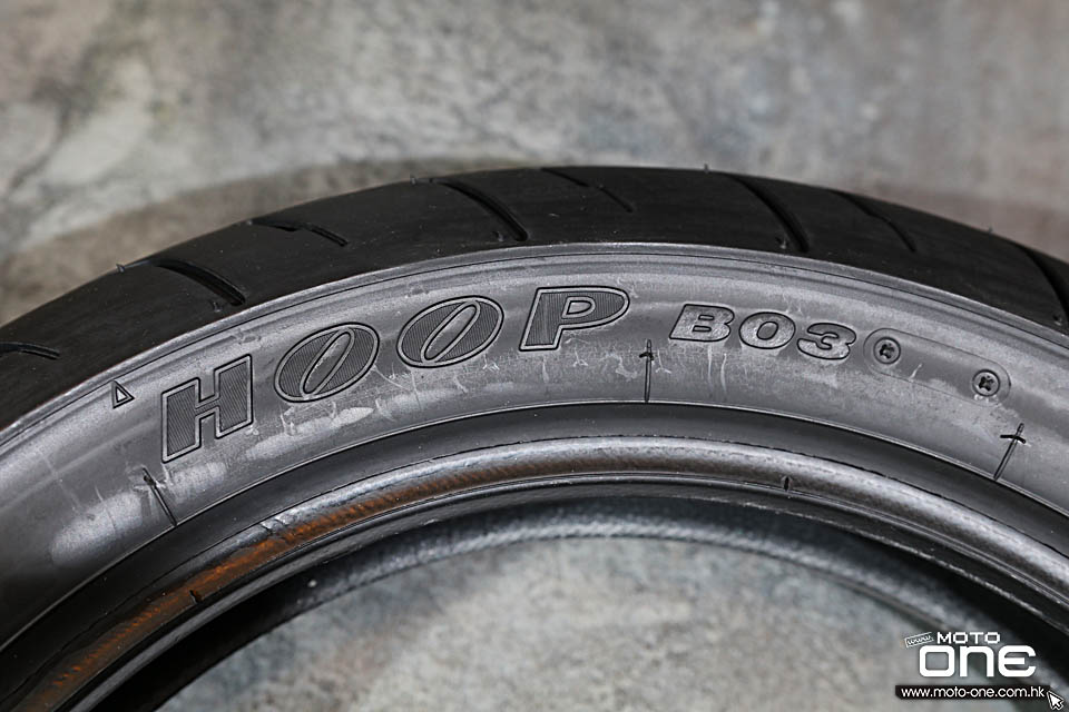 2019 Bridgestone Hoop B03 B02