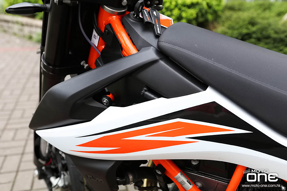 2019 KTM 690 SMC-R