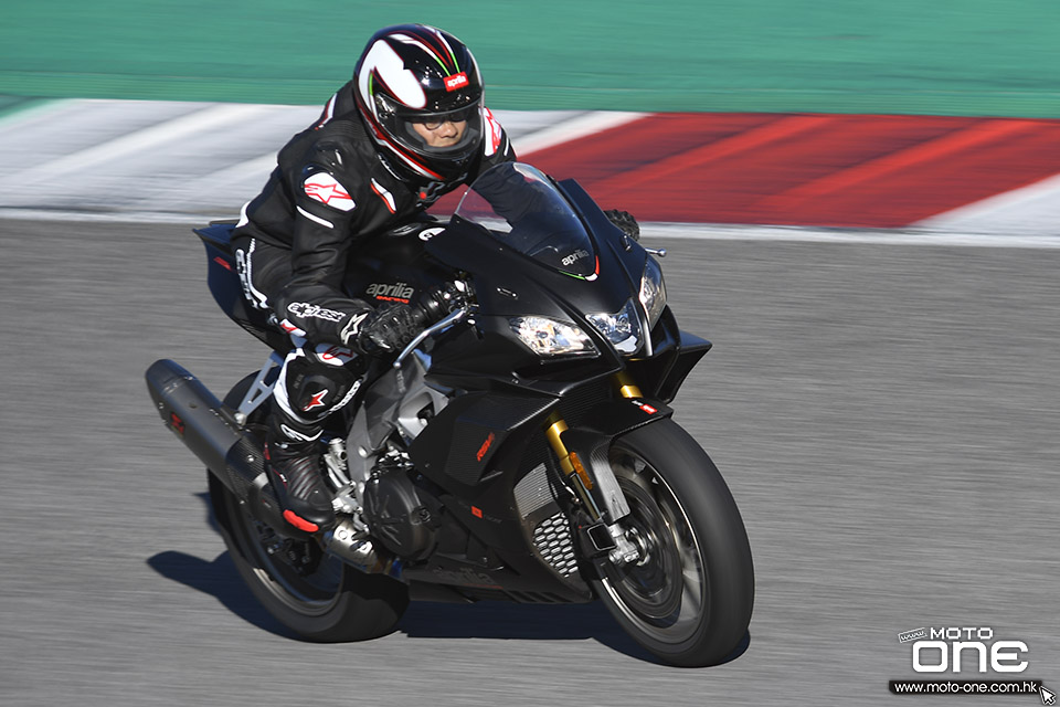 aprilia rsv4 1100 factory