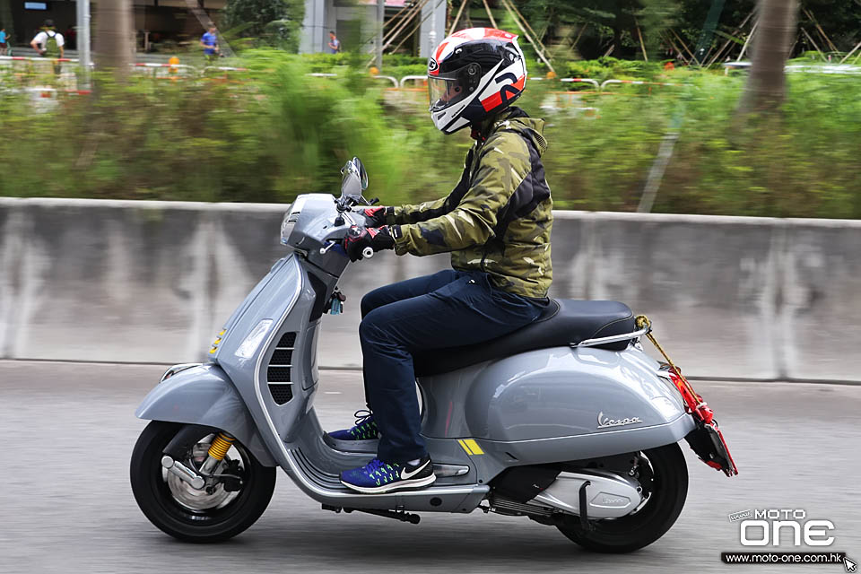 2019 VESPA GTS 300 HPE Super Tech