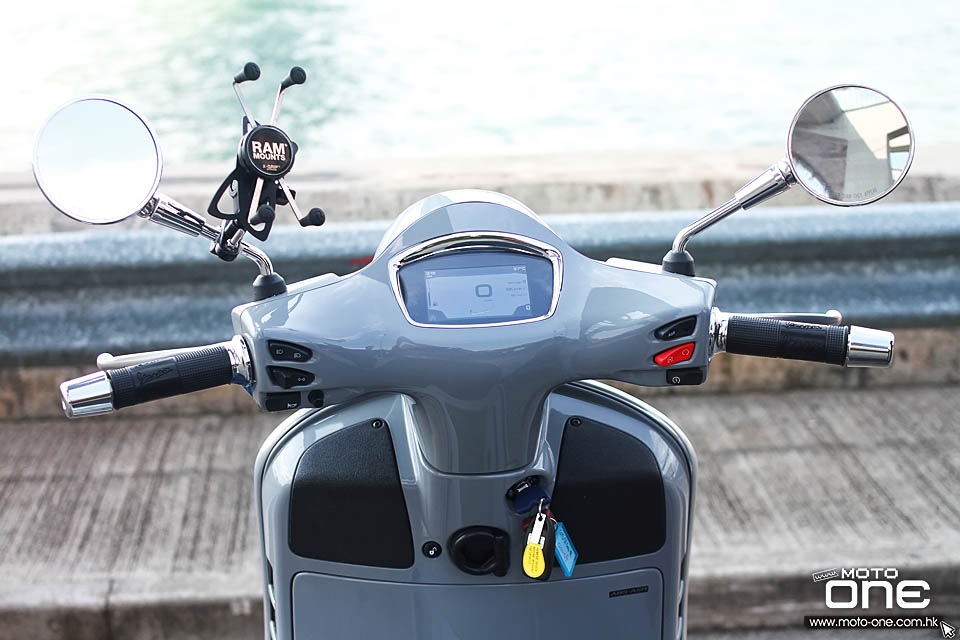 2019 VESPA GTS 300 HPE Super Tech