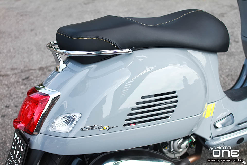 2019 VESPA GTS 300 HPE Super Tech