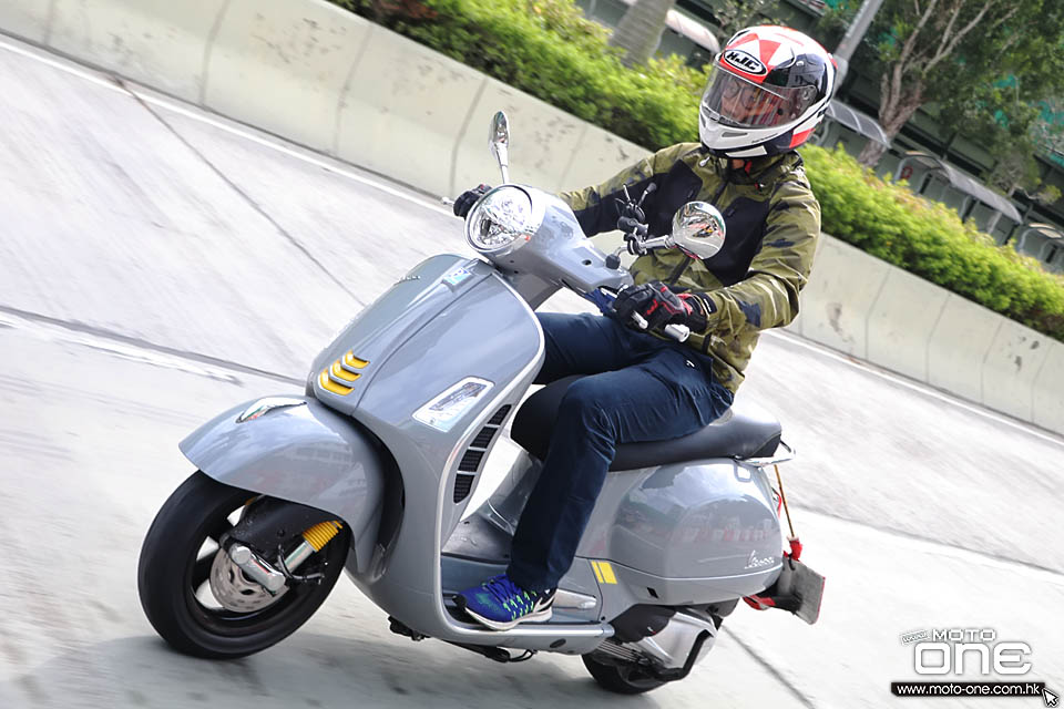 2019 VESPA GTS 300 HPE Super Tech