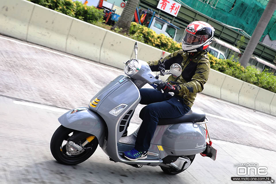 2019 VESPA GTS 300 HPE Super Tech