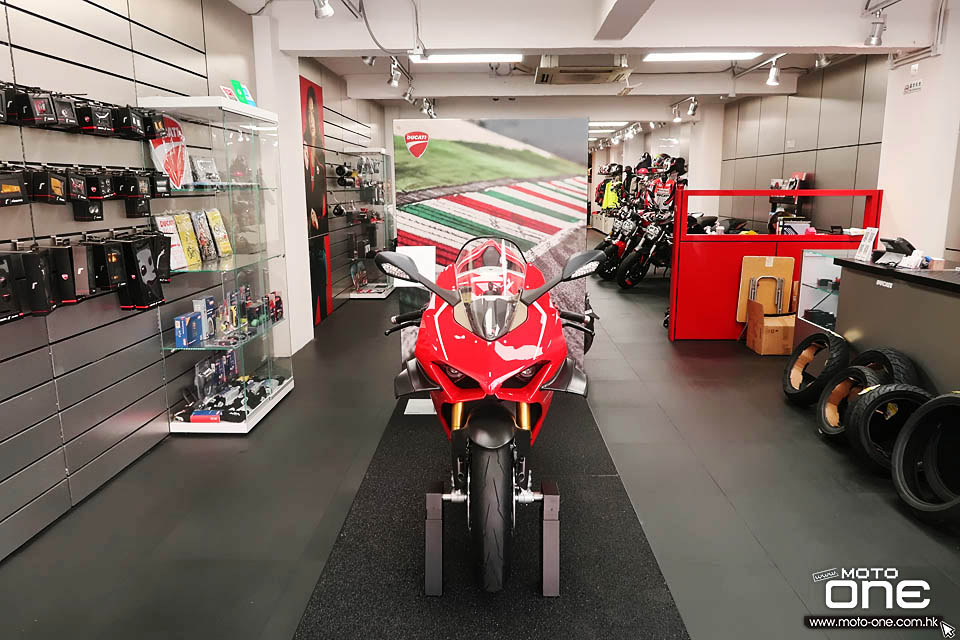 2019 DUCATI SHOWROOM_