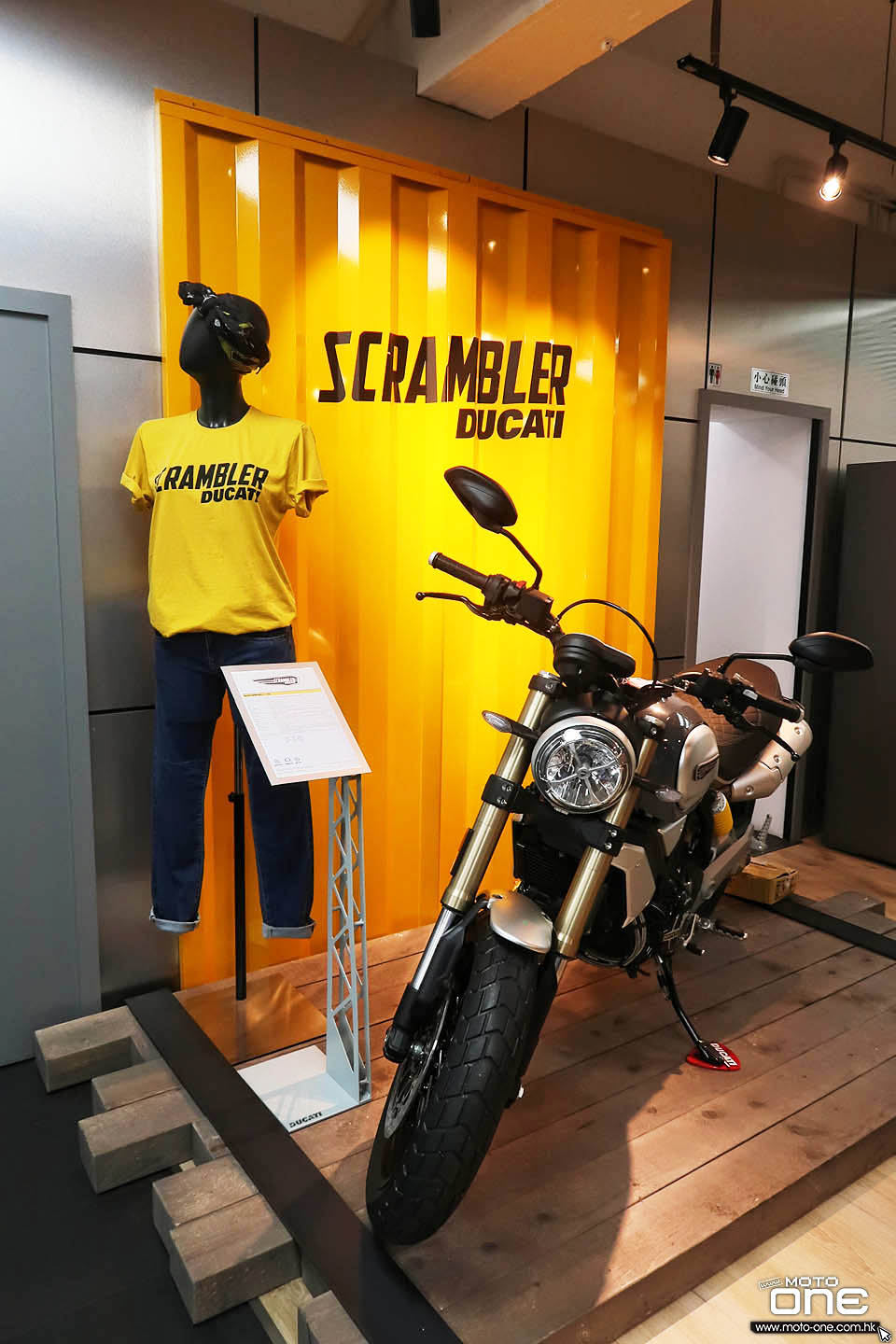 2019 DUCATI SHOWROOM_