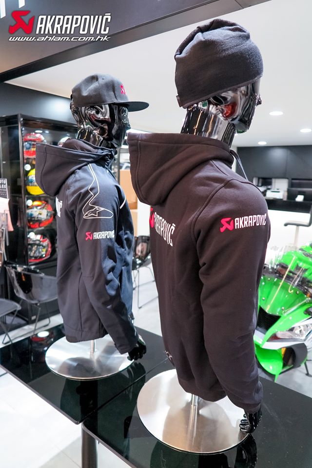 2019 Akrapovic x Alpinestars crossover