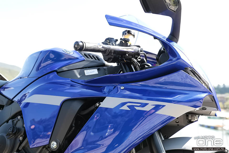 2020 YAMAHA YZF-R1 TEST RIDE