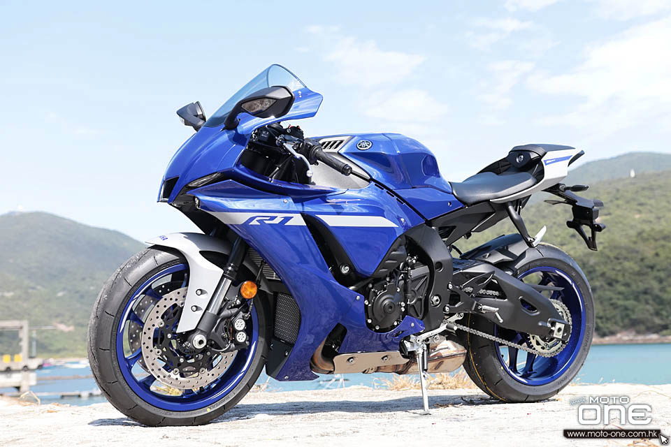 2020 YAMAHA YZF-R1 TEST RIDE