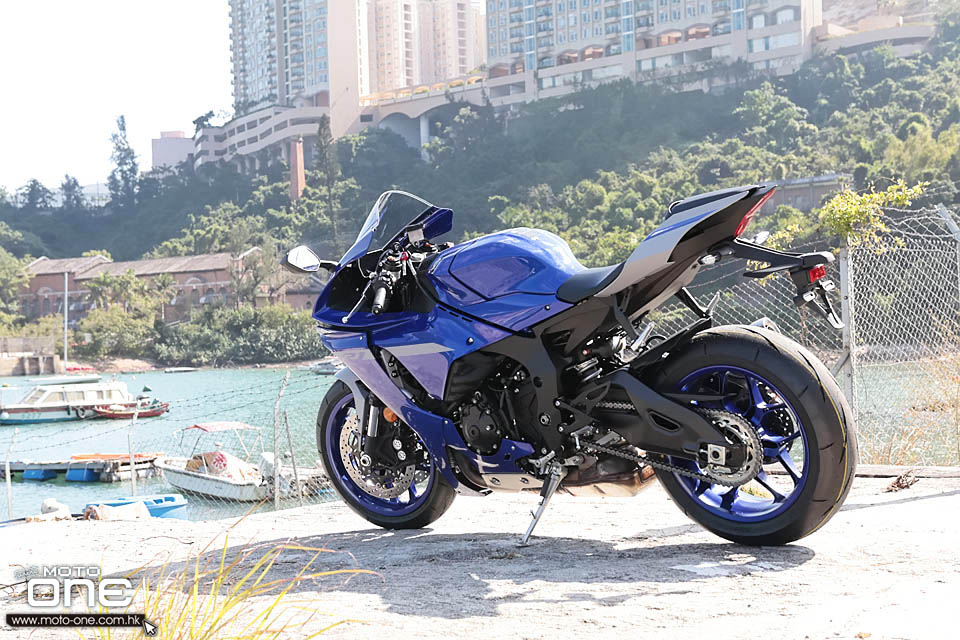 2020 YAMAHA YZF-R1 TEST RIDE