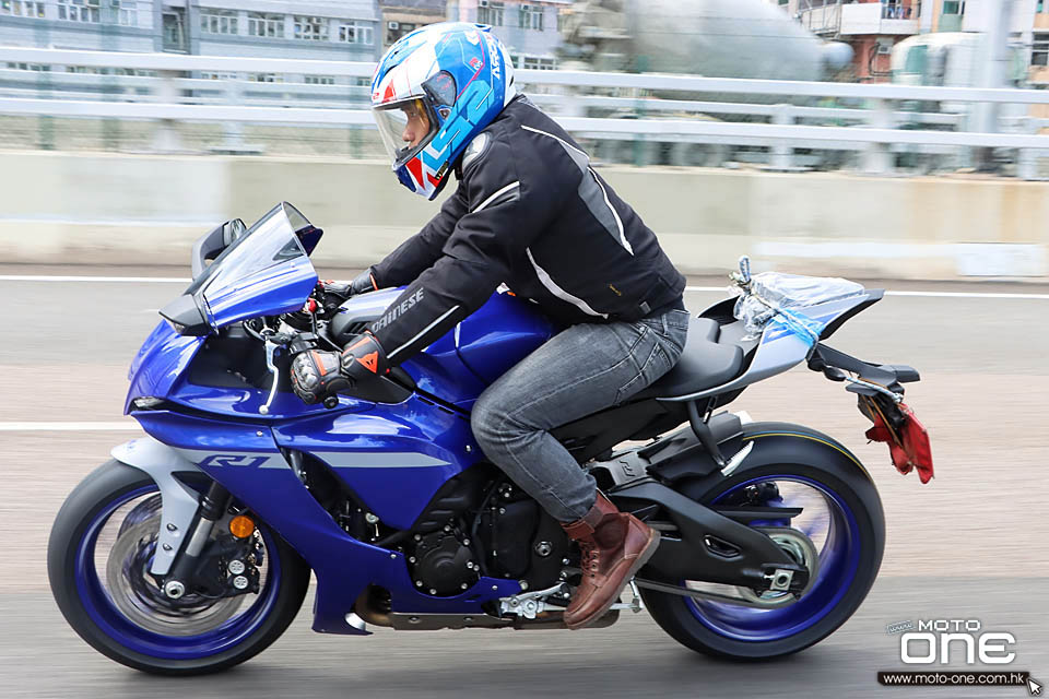 2020 YAMAHA YZF-R1 TEST RIDE