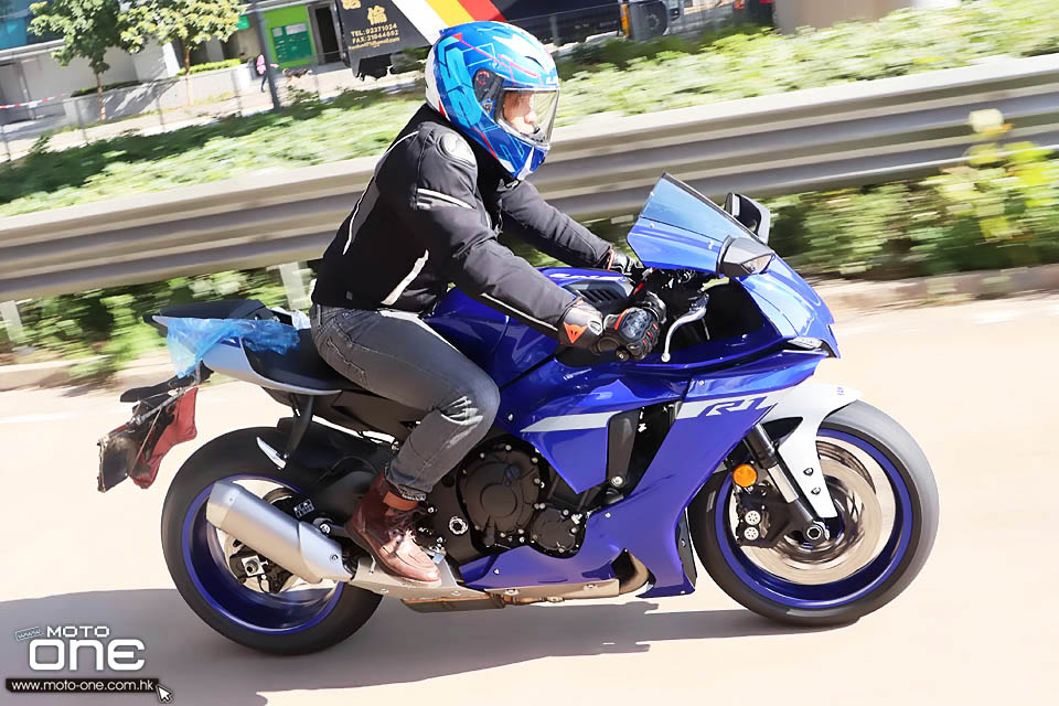 2020 YAMAHA YZF-R1 TEST RIDE