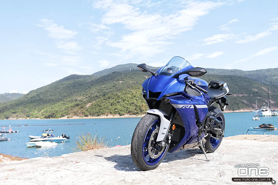 2020 YAMAHA YZF-R1 TEST RIDE