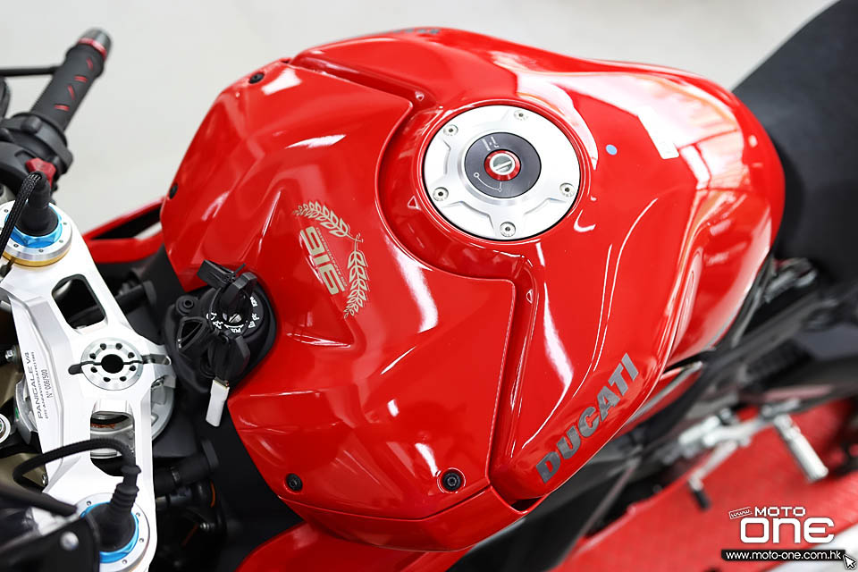 2020 DUCATI Panigale V4 25 Anniversario 916