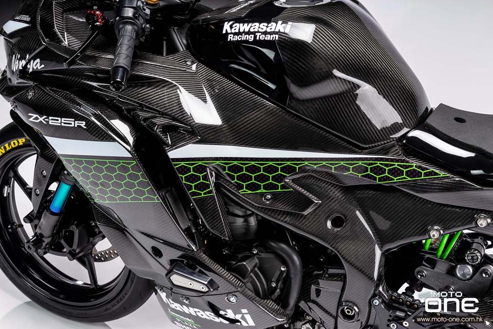 2020 Kawasaki Ninja ZX-25R carbon fiber race bike