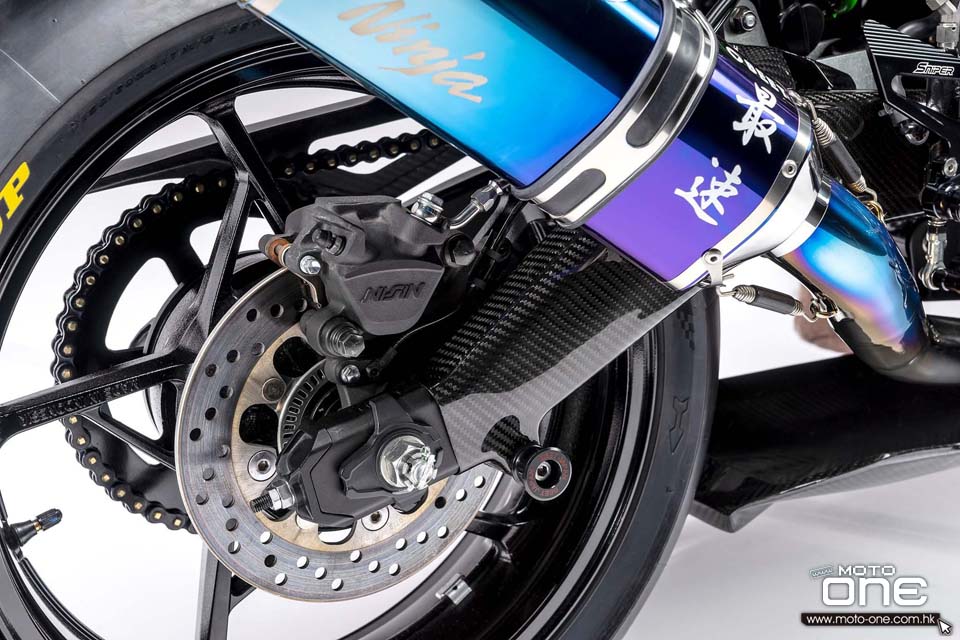 2020 Kawasaki Ninja ZX-25R carbon fiber race bike