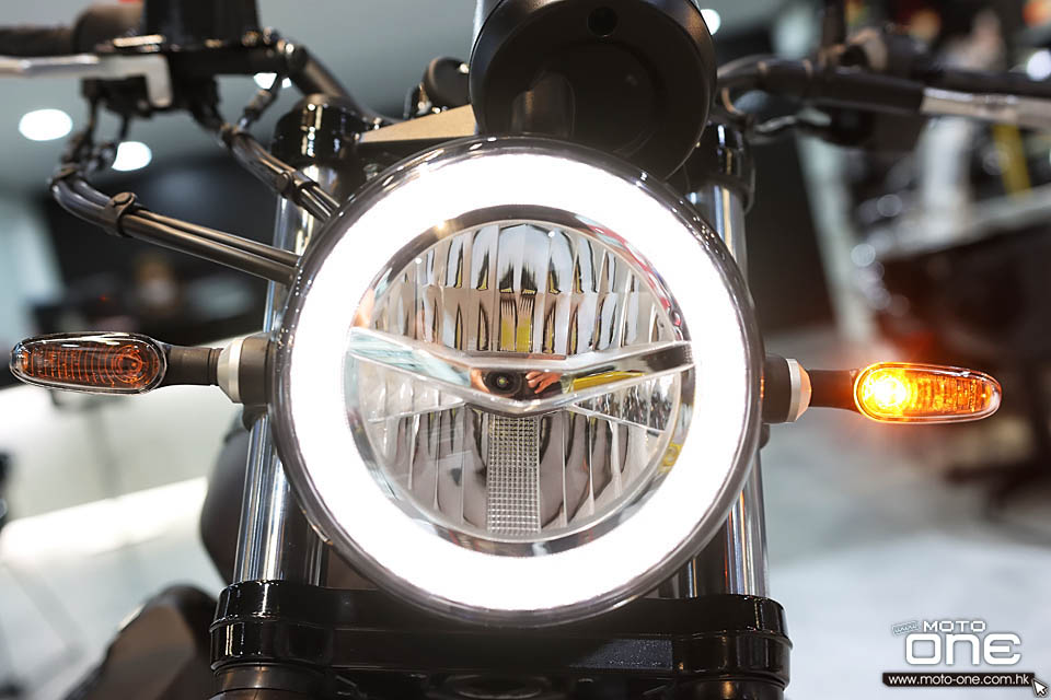 2020 Moto Guzzi V7 III Stone Night Pack